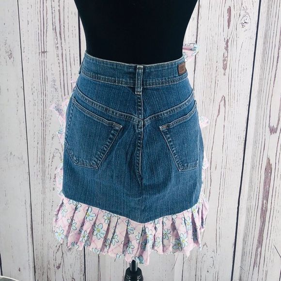 New Handmade jean Kitchen Jean Apron Ruffled - Picture 4 of 4